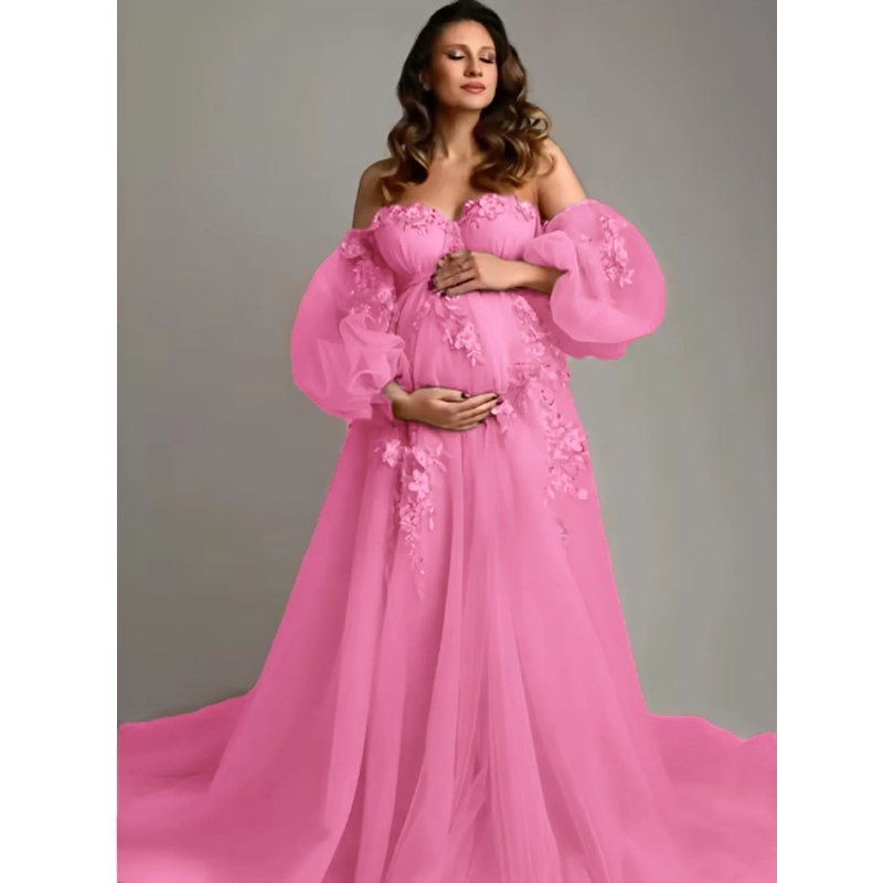 Hand-Finished Maternity Gown - - Embroidery Jersey recension och pris